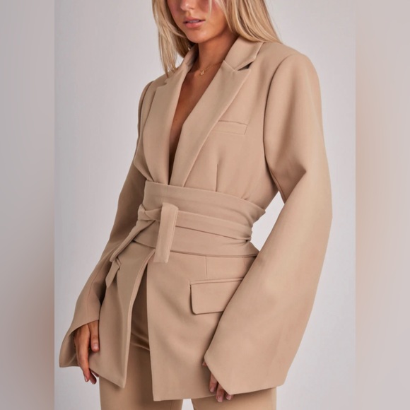 Odd Muse Jackets & Blazers - OddMuse | Ultimate Muse Blazer in Camel Size L / US 10/12